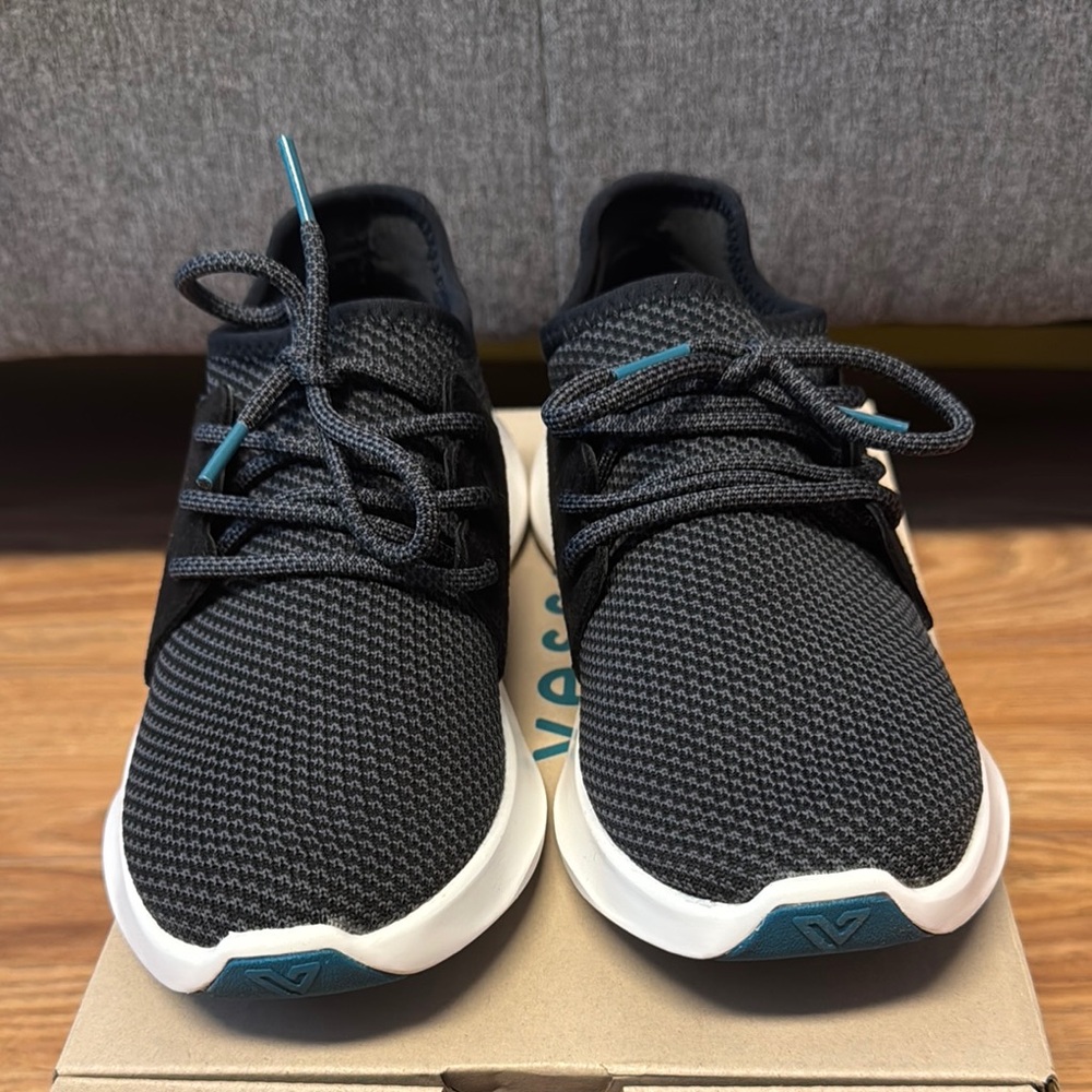 Brand new Size 5 Women’s Vessi Everyday Classic Sneakers